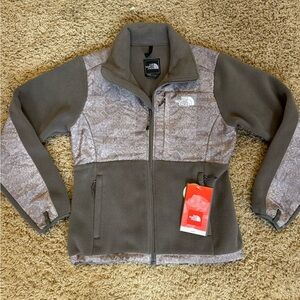 NWT The North Face Denali Women’s jacket